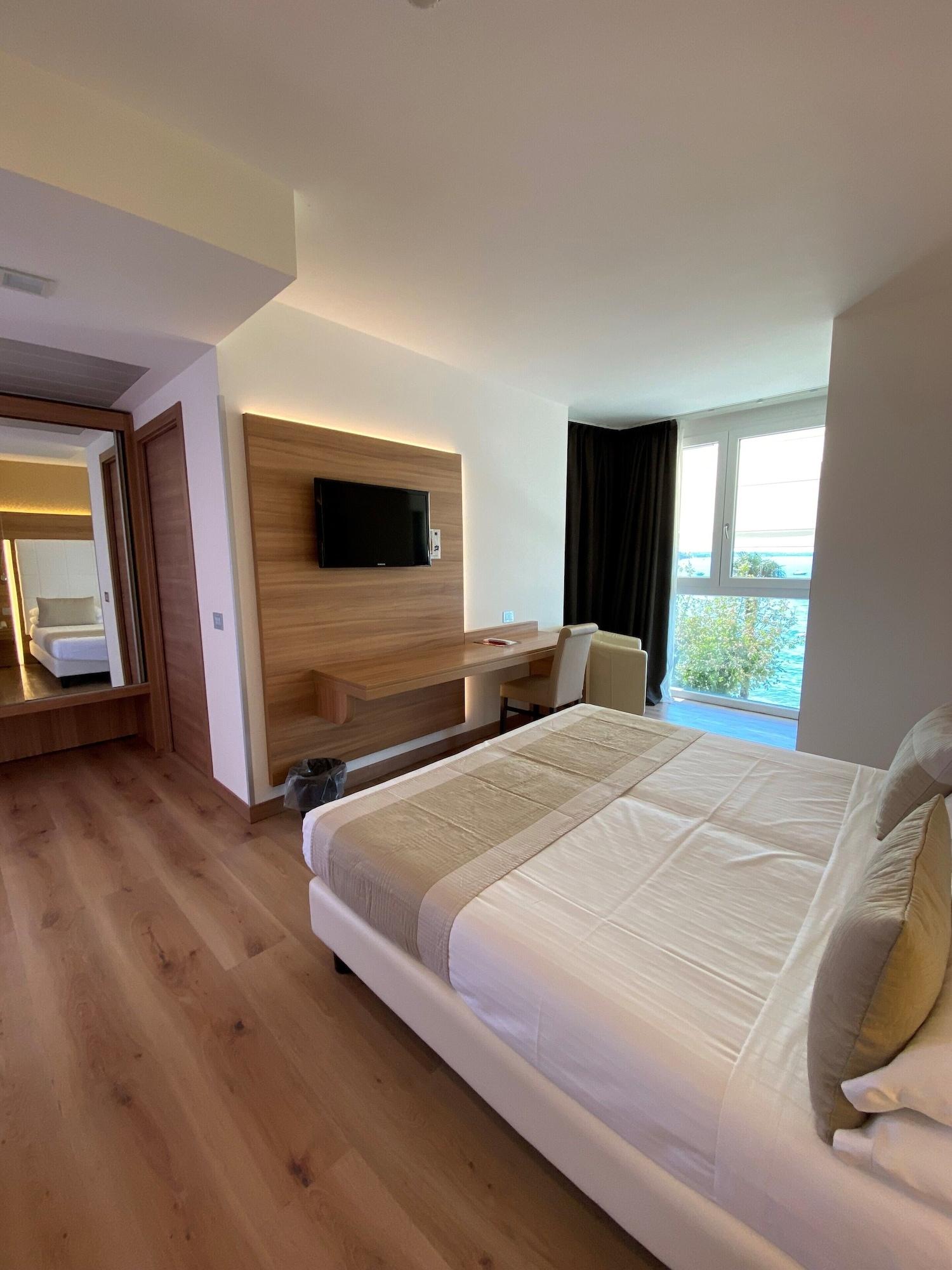 ברדולינו Kriss Internazionale Hotel מראה חיצוני תמונה