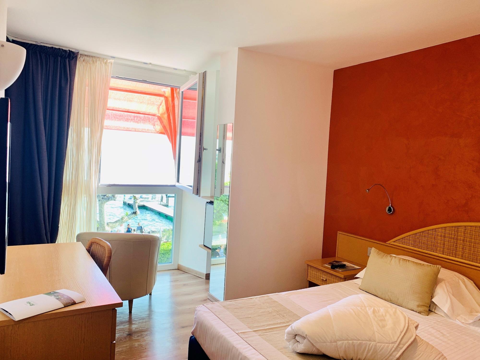 ברדולינו Kriss Internazionale Hotel מראה חיצוני תמונה