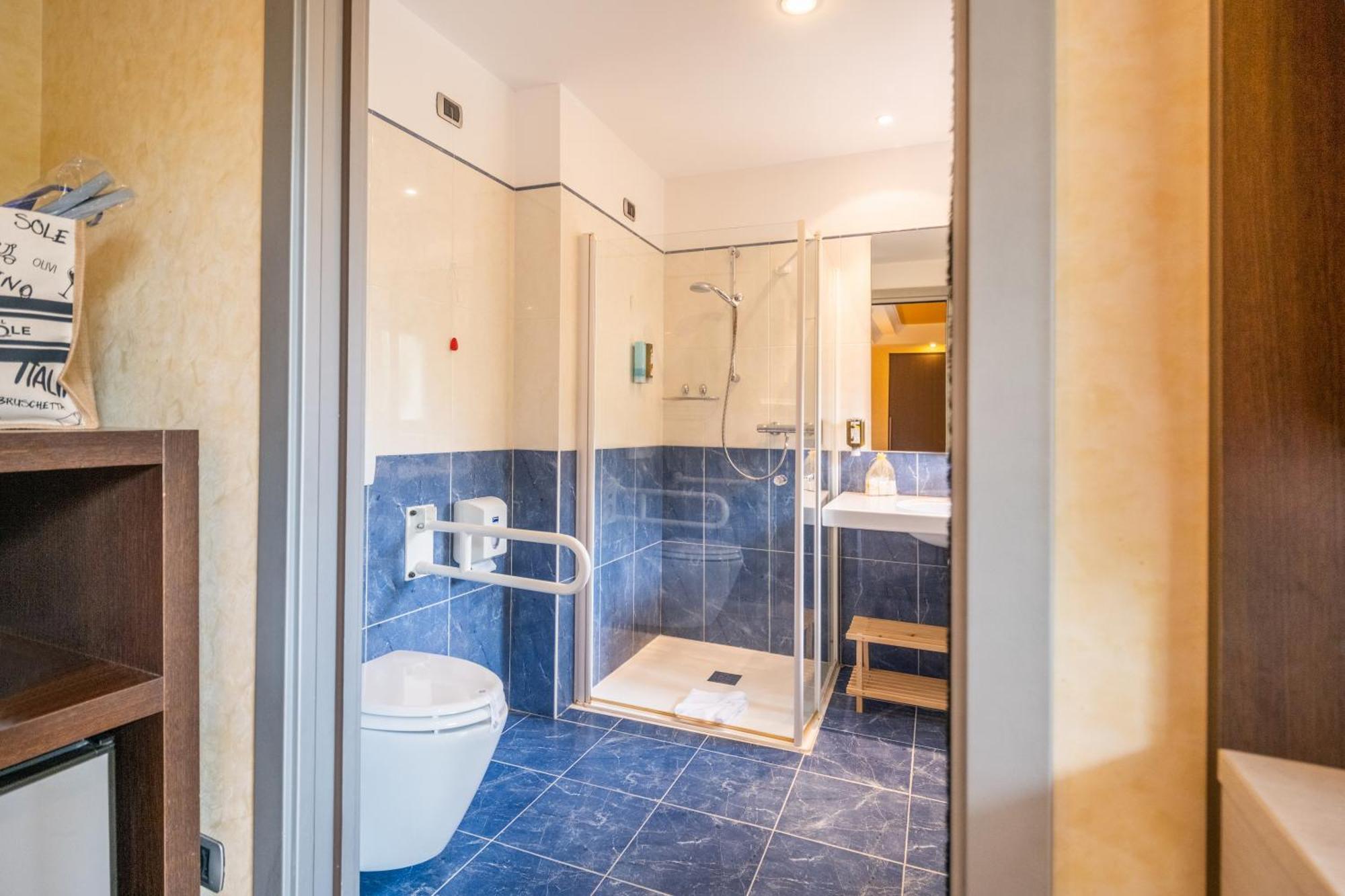 ברדולינו Kriss Internazionale Hotel מראה חיצוני תמונה