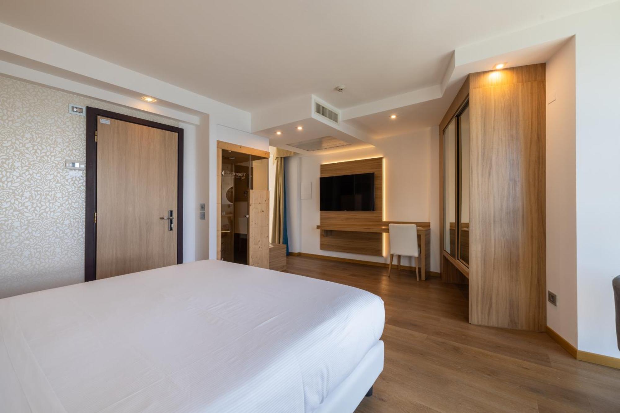 ברדולינו Kriss Internazionale Hotel מראה חיצוני תמונה