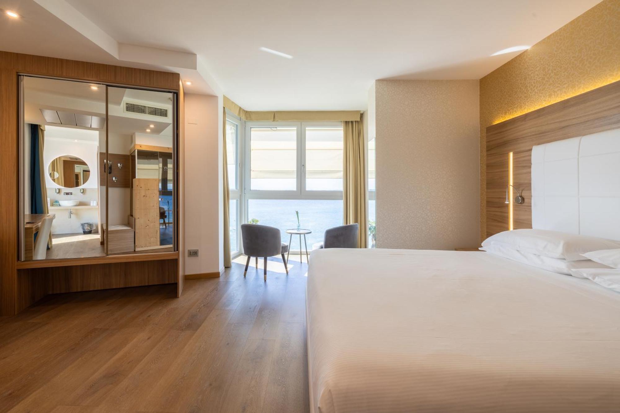 ברדולינו Kriss Internazionale Hotel מראה חיצוני תמונה