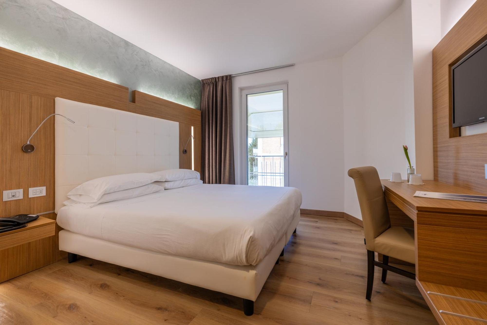 ברדולינו Kriss Internazionale Hotel מראה חיצוני תמונה