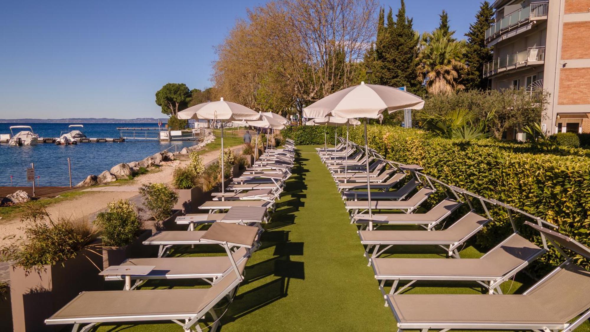 ברדולינו Kriss Internazionale Hotel מראה חיצוני תמונה